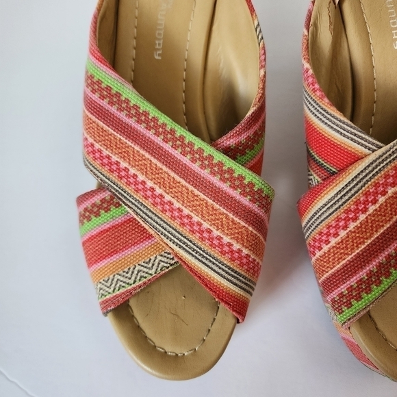 Chinese Laundry Drama Peep Toe 4" Heel Crossover Strap Wedge Size 8 - Picture 3 of 13